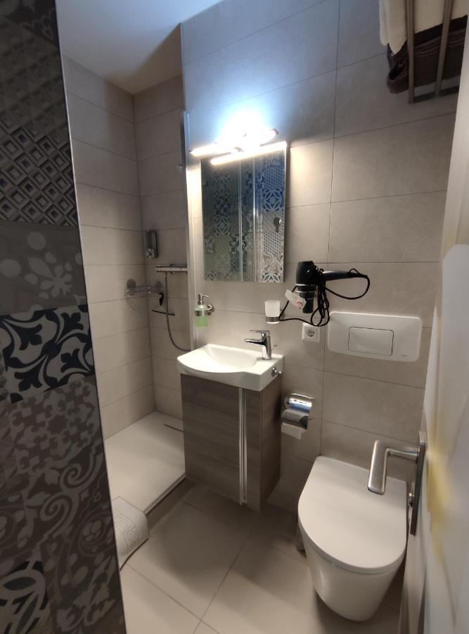 Studio 20Qm Mit Balkon Und Innenpool - 22010 Шлухзее Екстериор снимка