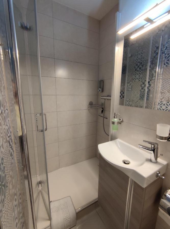 Studio 20Qm Mit Balkon Und Innenpool - 22010 Шлухзее Екстериор снимка